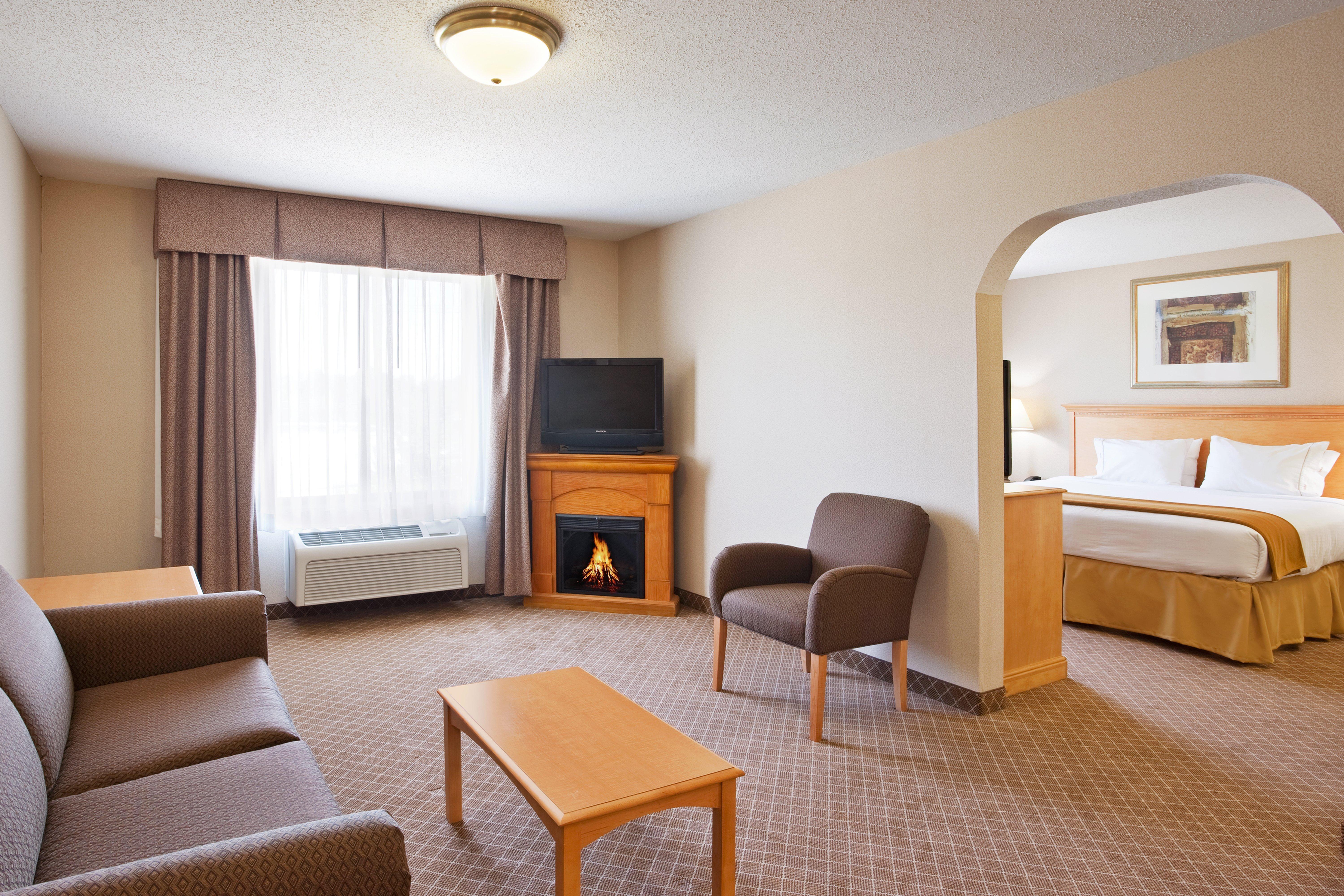 Holiday Inn Express Hotel & Suites Chesterfield - Selfridge Area By Ihg Exterior foto
