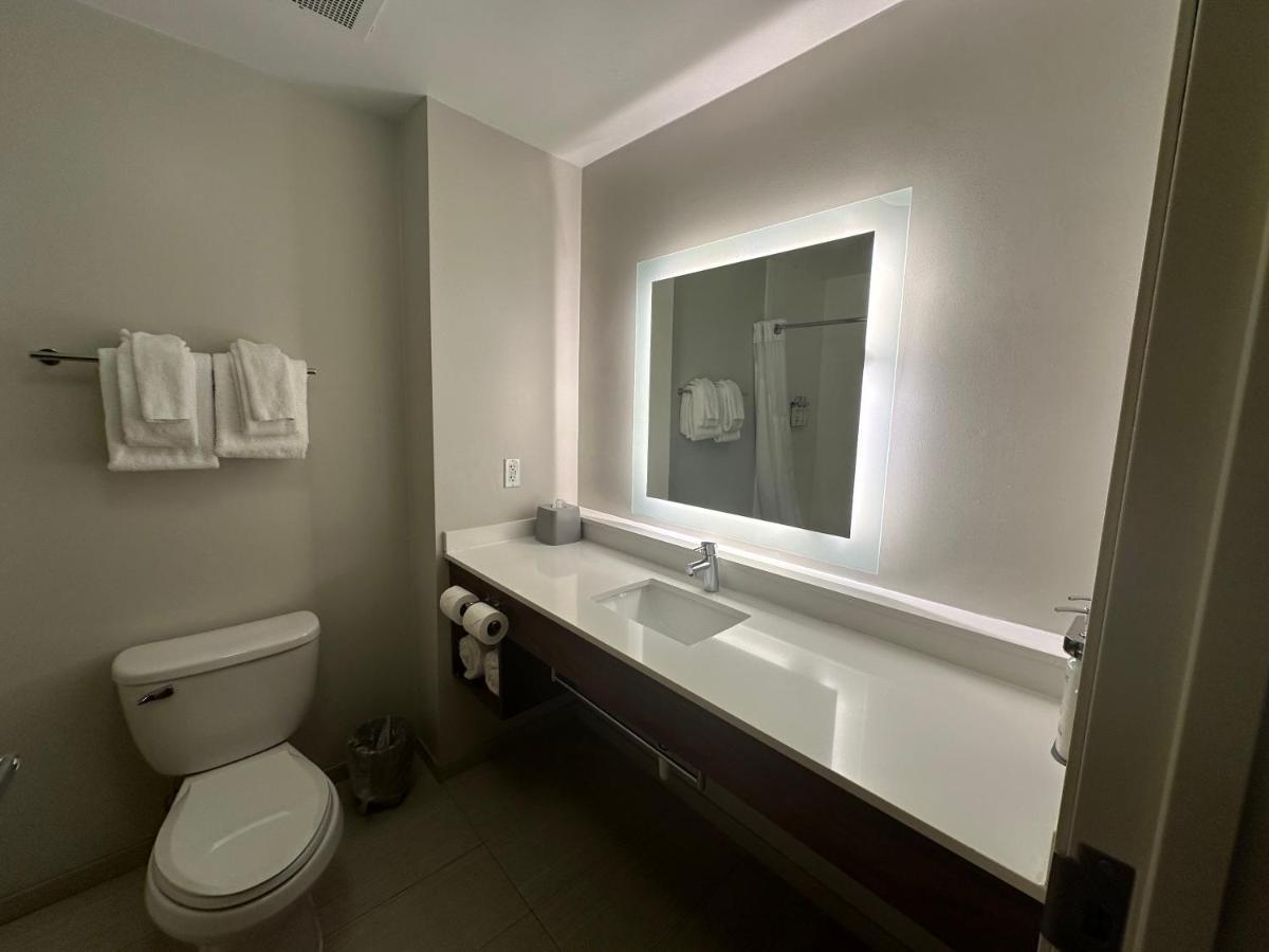 Holiday Inn Express Hotel & Suites Chesterfield - Selfridge Area By Ihg Exterior foto